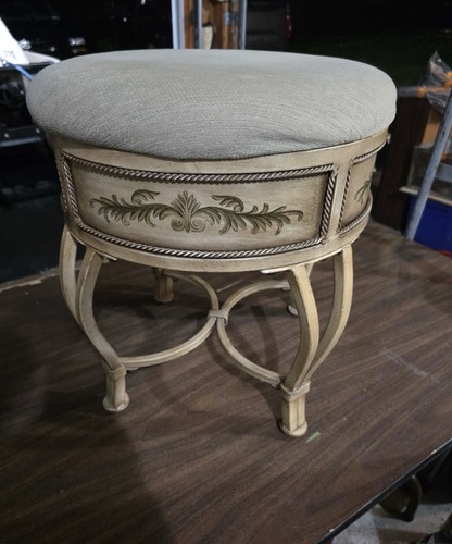 Vintage circular vanity - circular,
