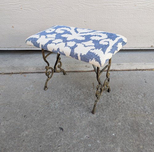 Vintage 1960s cast - cast, vanity